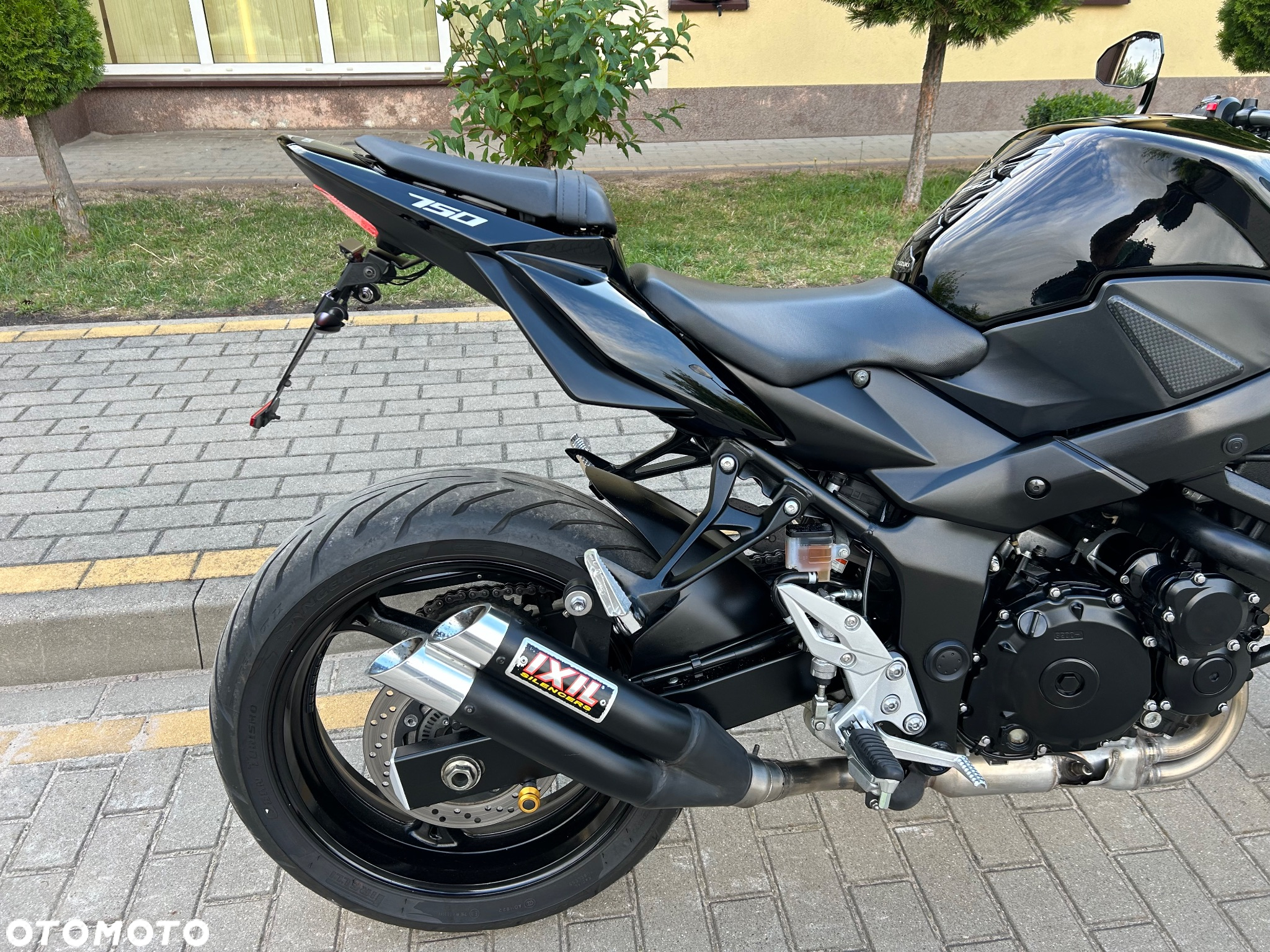 Suzuki GSR - 15