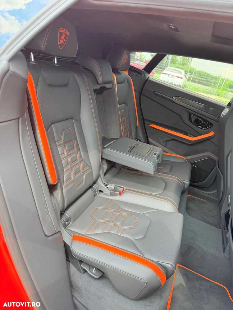 Lamborghini URUS - 15