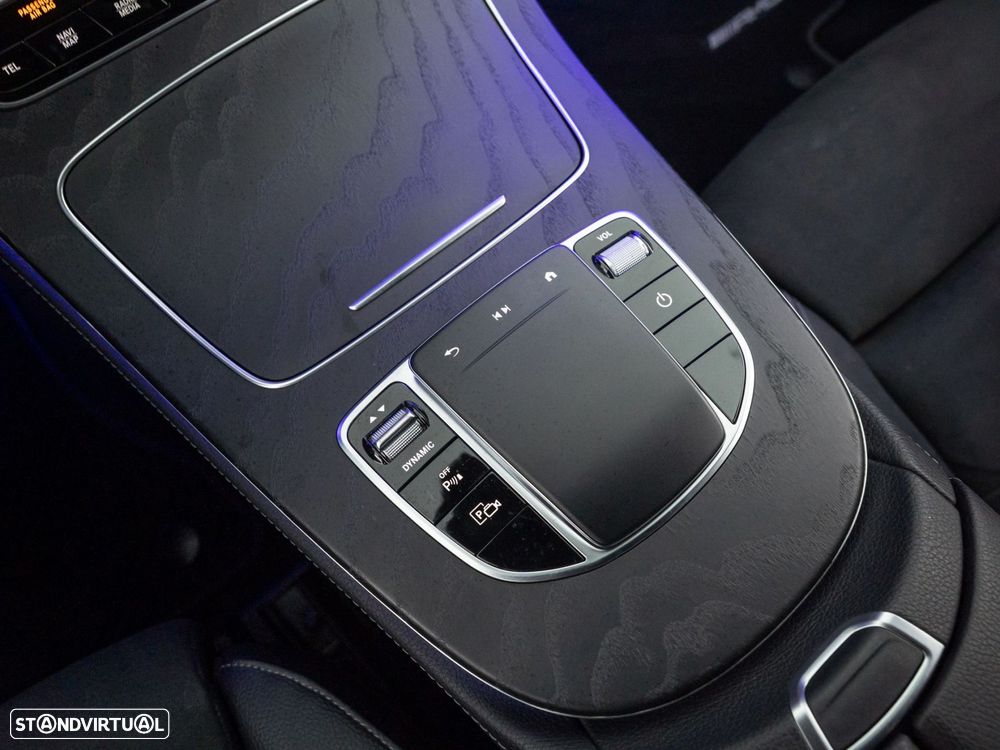 Mercedes-Benz E 300 de AMG Line - 27