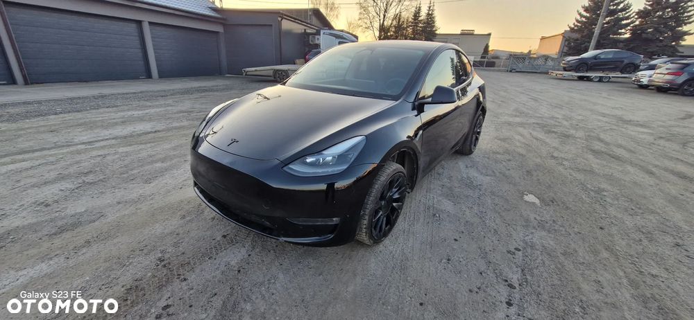 Tesla Model Y Long Range Dual Motor AWD - 1