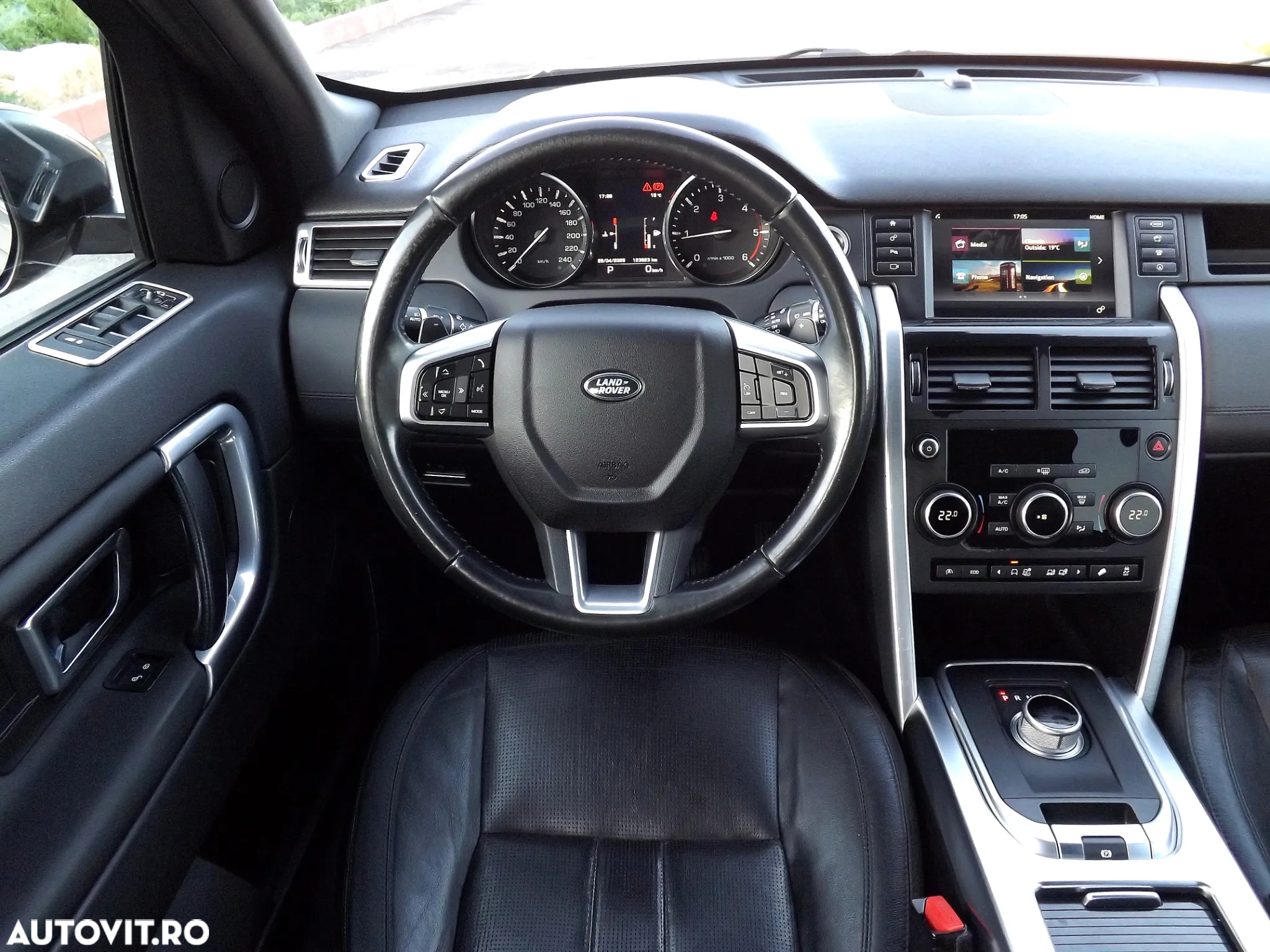Land Rover Discovery Sport 2.0 l TD4 HSE Luxury Aut. - 2