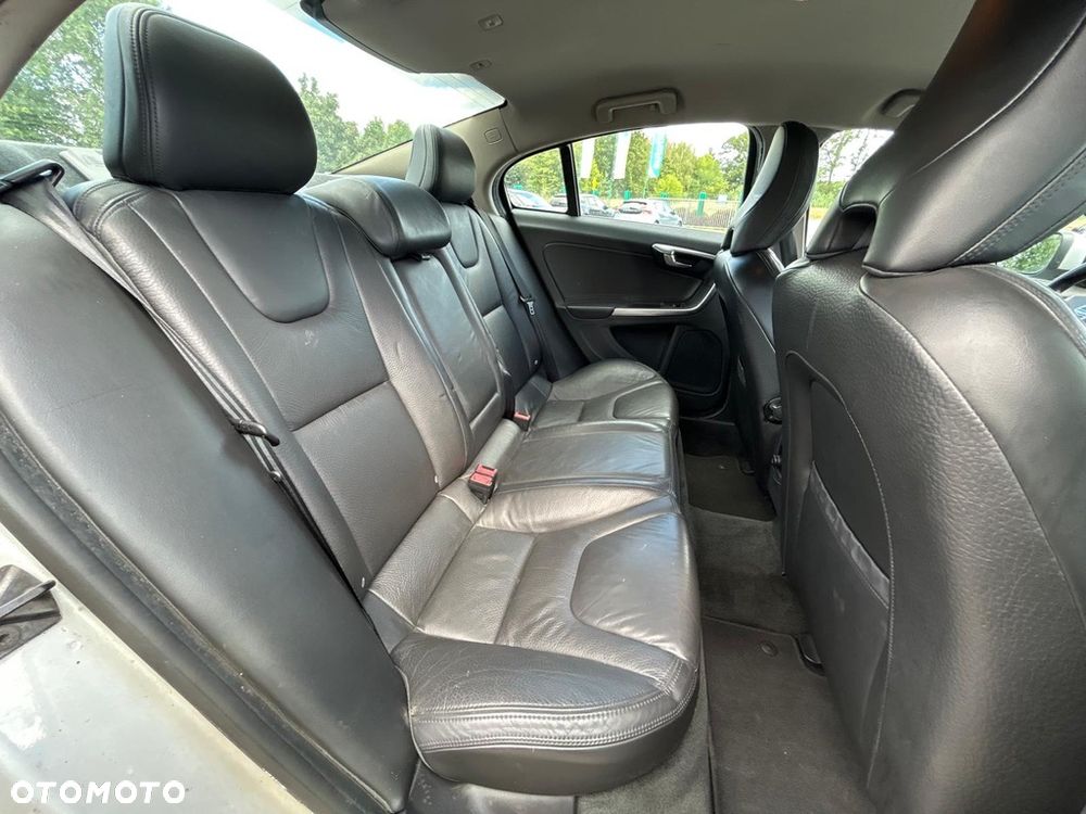 Volvo S60 D5 AWD Geartronic Summum - 22