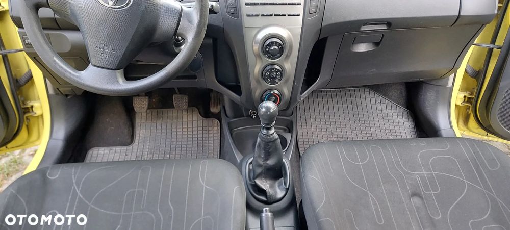 Toyota Yaris 1.33 Luna - 10