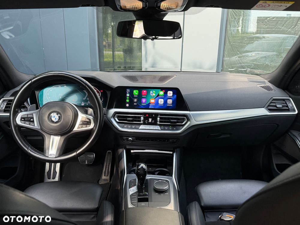 BMW Seria 3 330i xDrive M Sport sport - 33