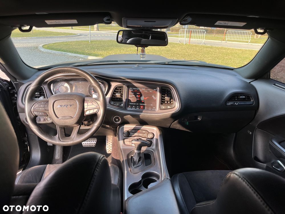 Dodge Challenger - 7