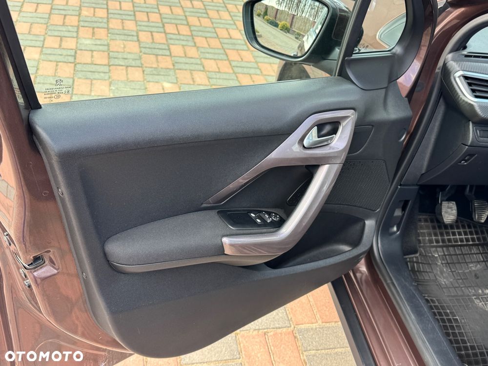 Peugeot 2008 - 9