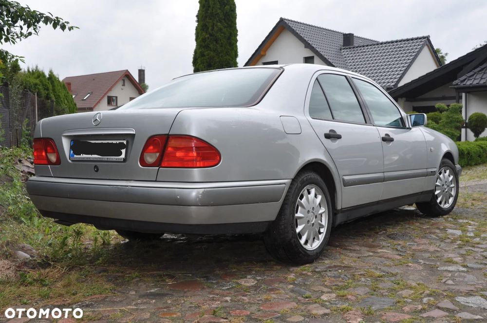Mercedes-Benz Klasa E - 4