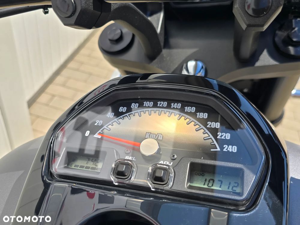 Suzuki Boulevard - 5
