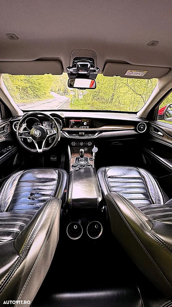 Alfa Romeo Stelvio 2.0 Turbo AWD AT8 Veloce - 9