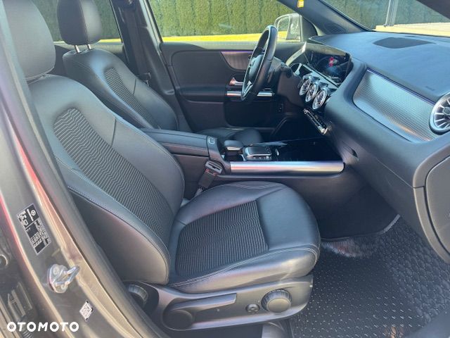 Mercedes-Benz GLA - 19