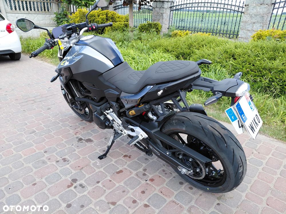 BMW F - 4
