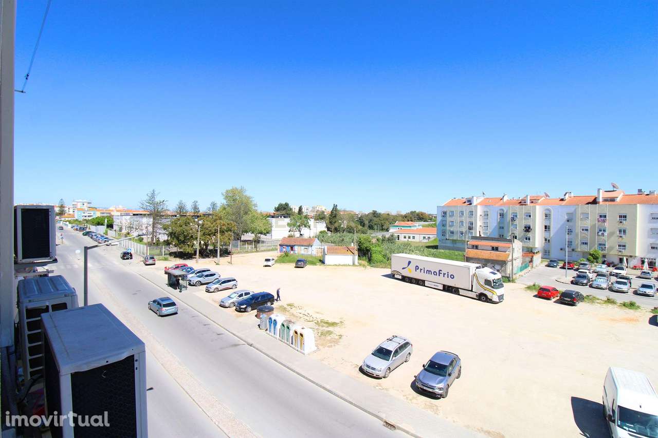 Apartamento T2 na Torre da Marinha - Seixal - Grande imagem: 2/21