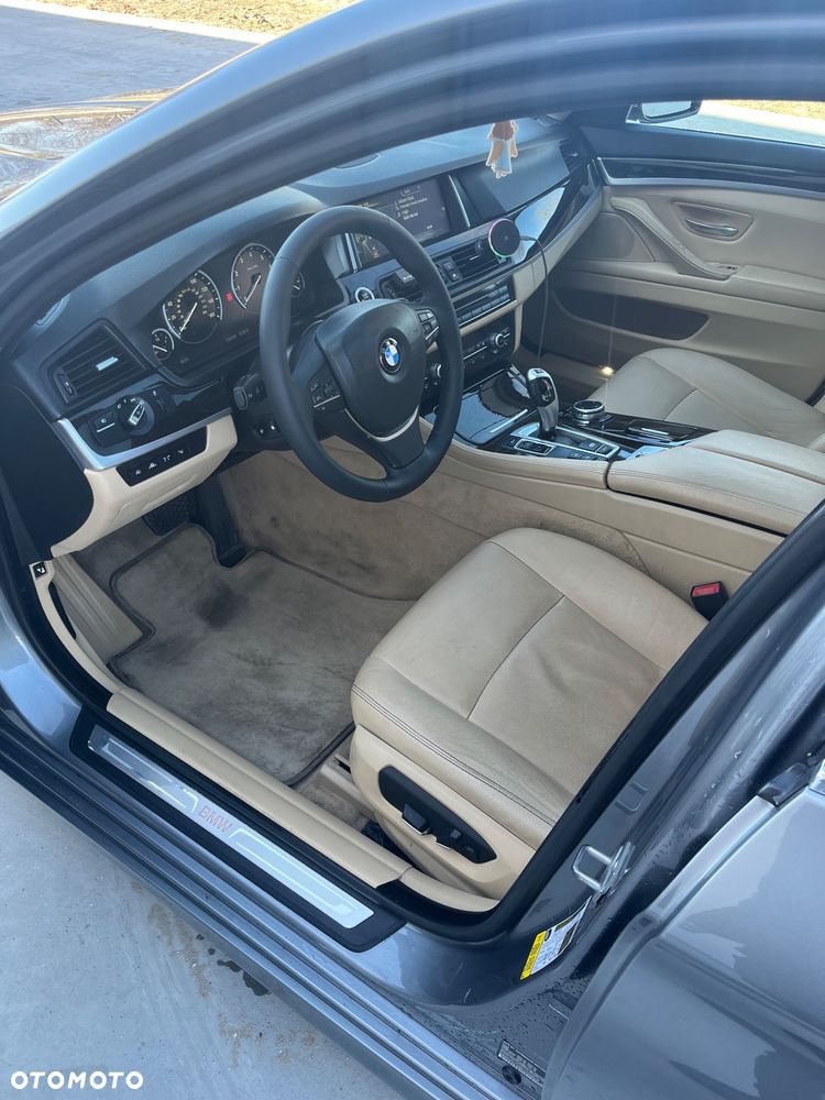 BMW Seria 5 528i xDrive - 9