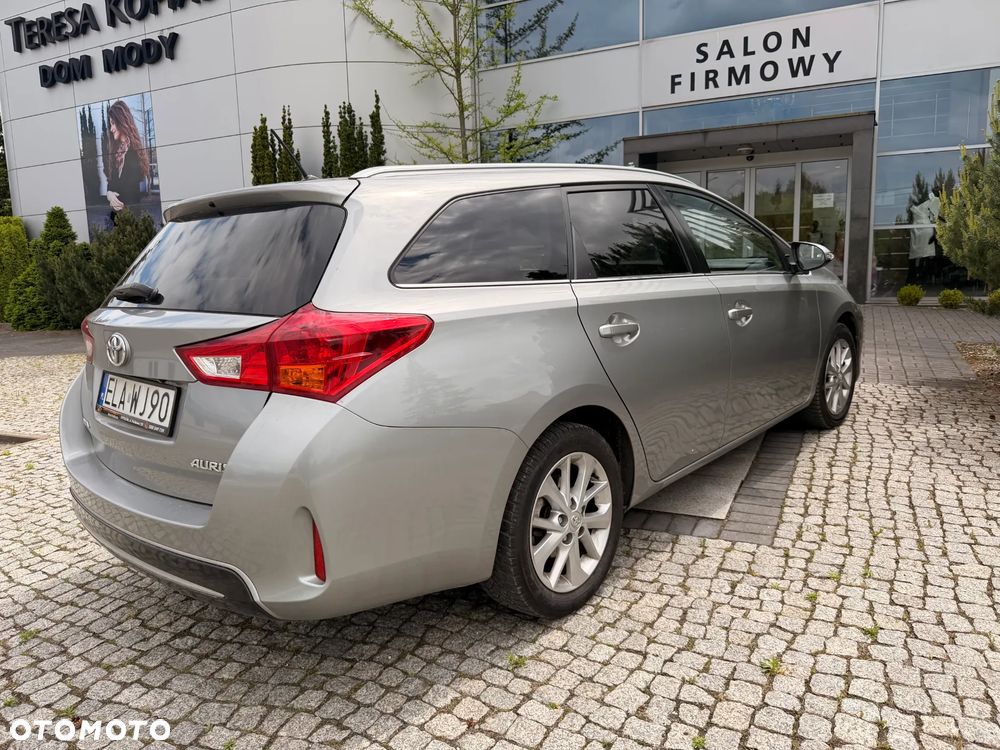 Toyota Auris 1.6 Prestige - 12