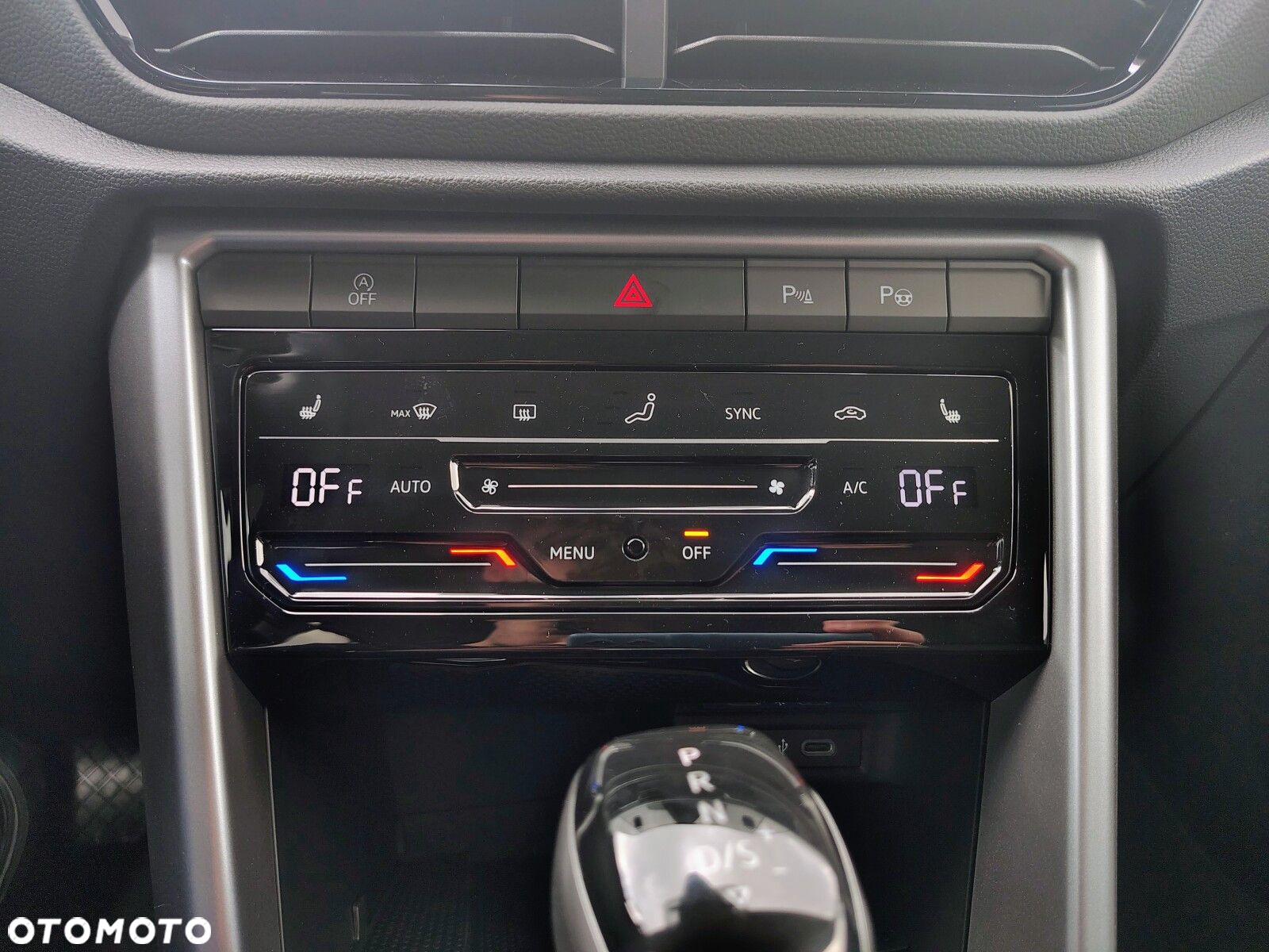 Volkswagen T-Roc - 16
