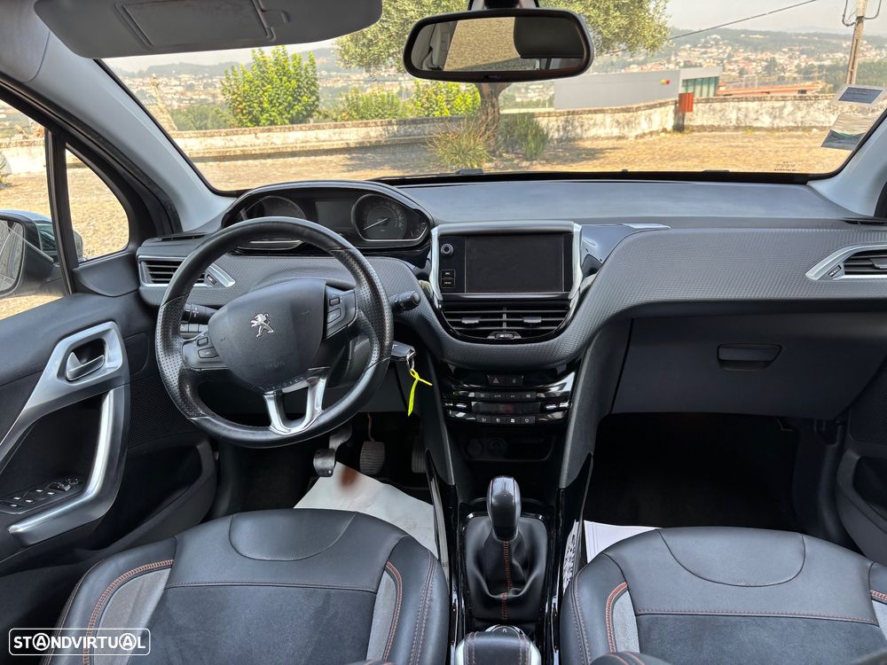 Peugeot 2008 1.2 PureTech Crossway - 16