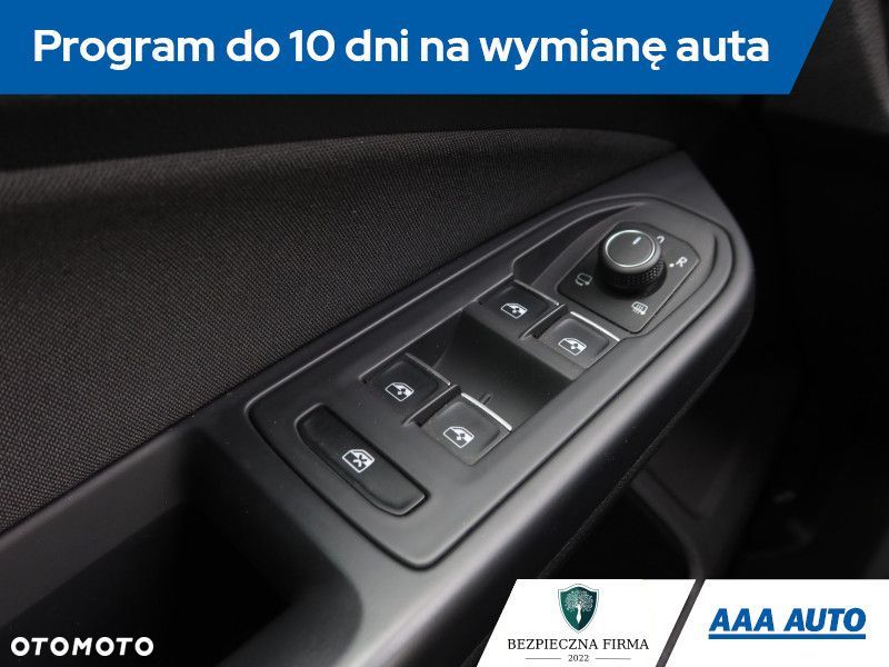 Volkswagen Golf - 20