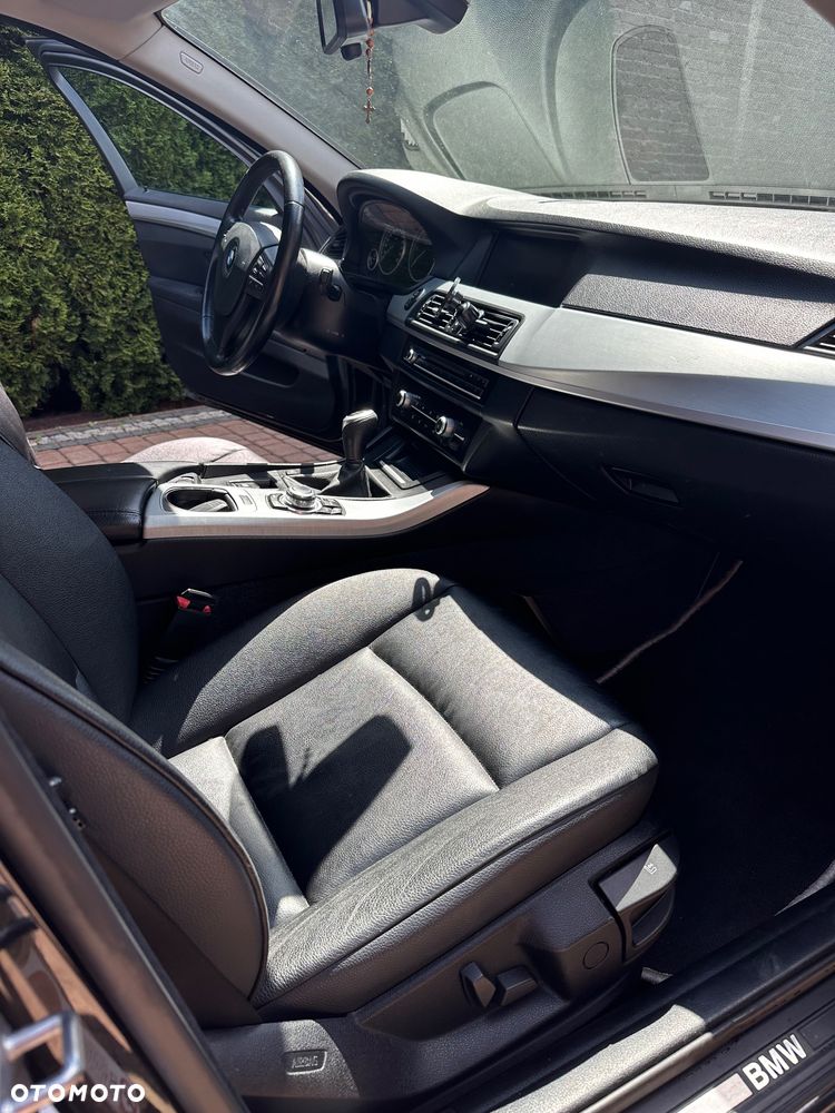 BMW Seria 5 520d - 23