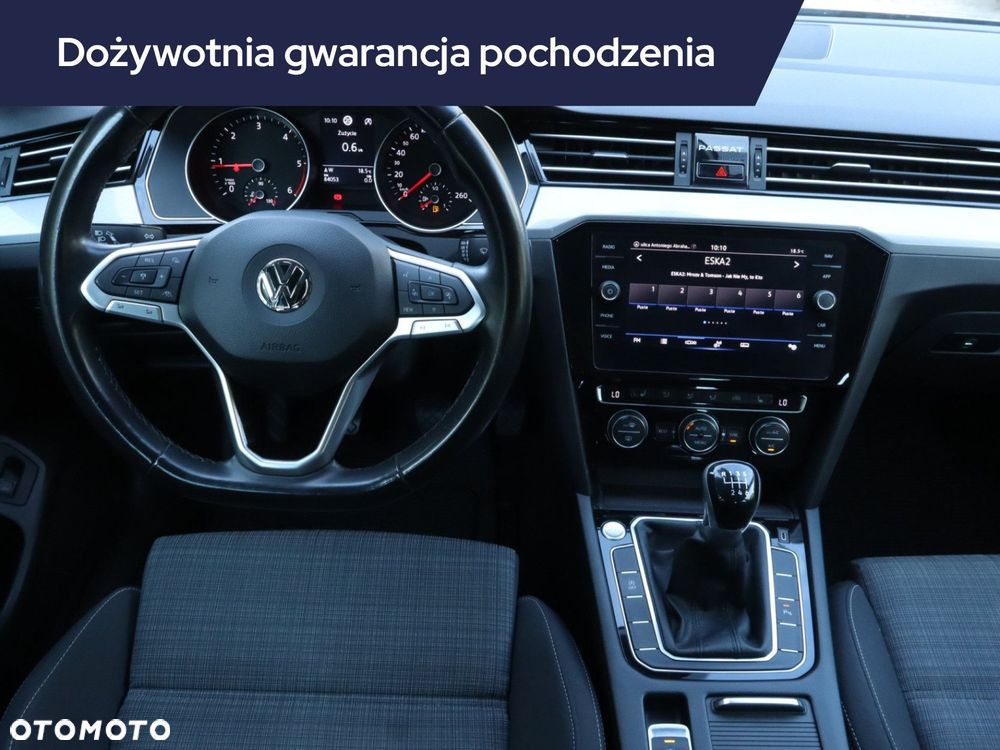 Volkswagen Passat - 9