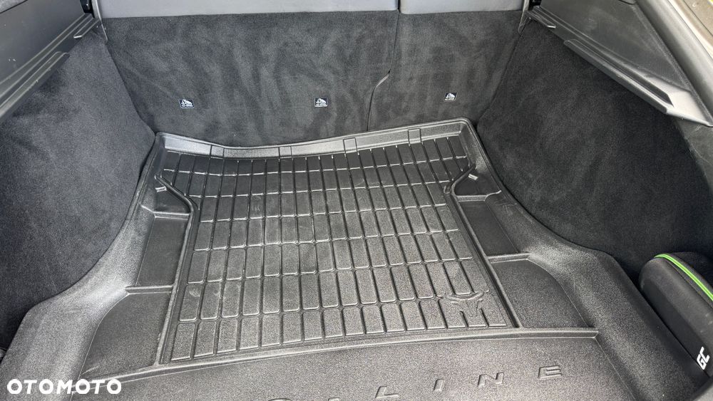 Tesla Model S 90 D - 29