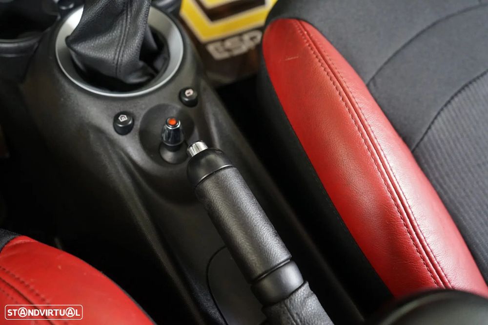 MINI 3 Portas One D - 21