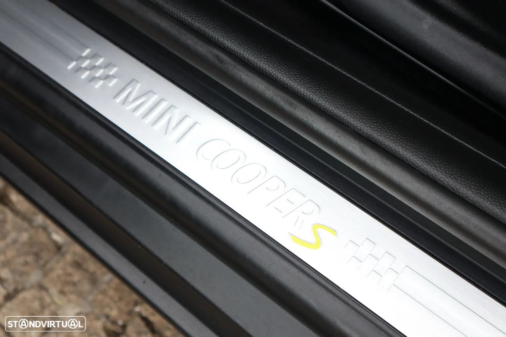 MINI 3 Portas Cooper SE - 23