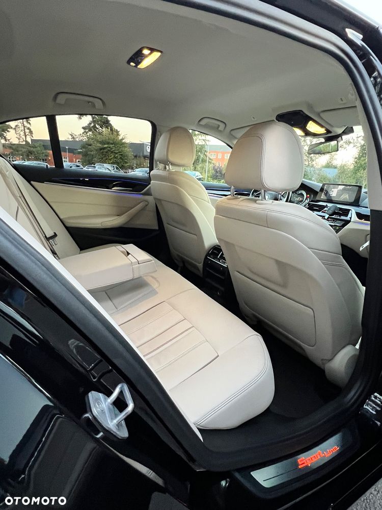 BMW Seria 5 520d xDrive - 24