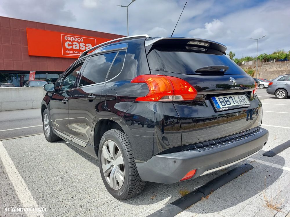 Peugeot 2008 1.2 PureTech Allure - 11