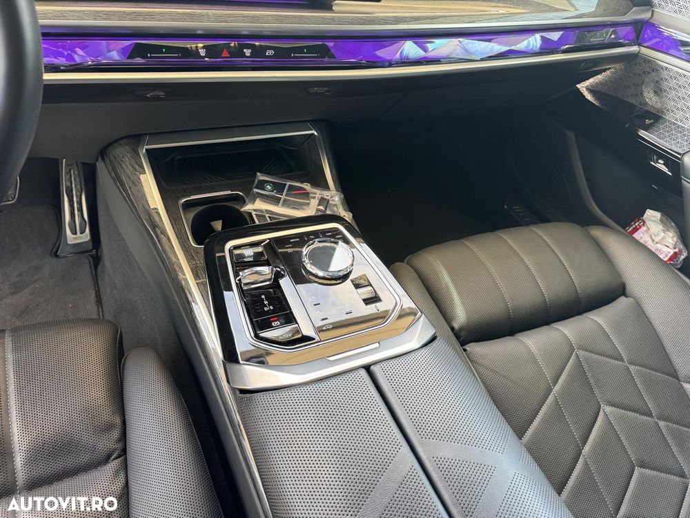 BMW M7 - 28