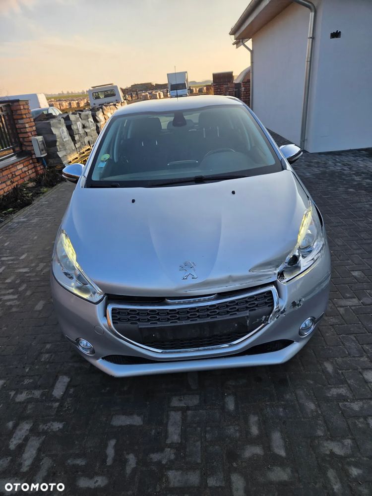 Peugeot 208 - 2