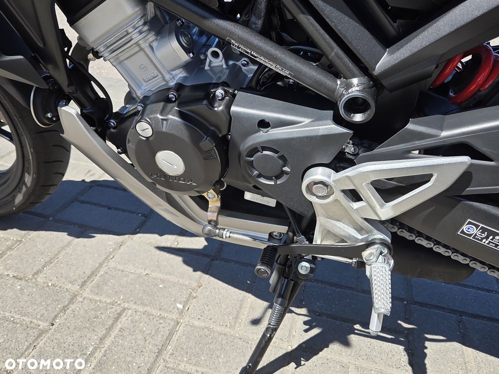Honda CB - 30