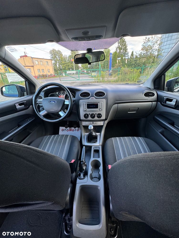 Ford Focus 1.6 Trend + - 9