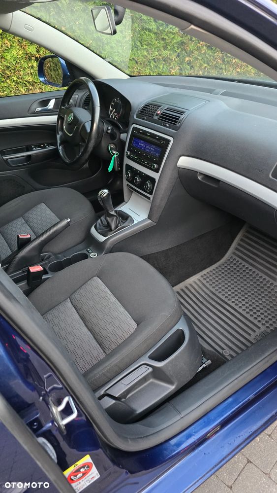 Skoda Octavia 1.6 Combi Classic - 6