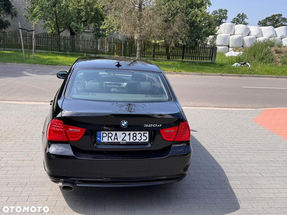 BMW Seria 3 320d DPF Efficient Dynamics Edition - 5
