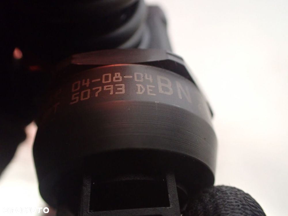 WTRYSK VOLKSWAGEN CADDY III 2.0 SDI - 11