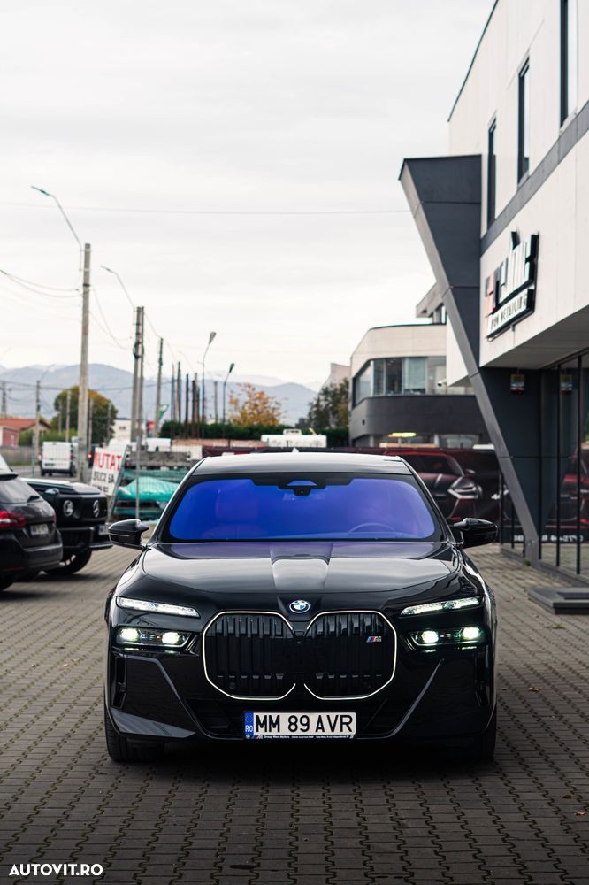 BMW M7 M760e xDrive AT PHEV - 1