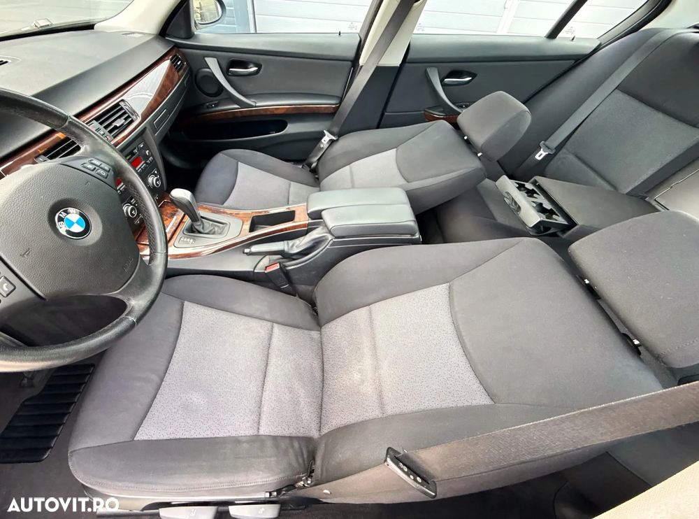BMW Seria 3 318i Aut. - 22