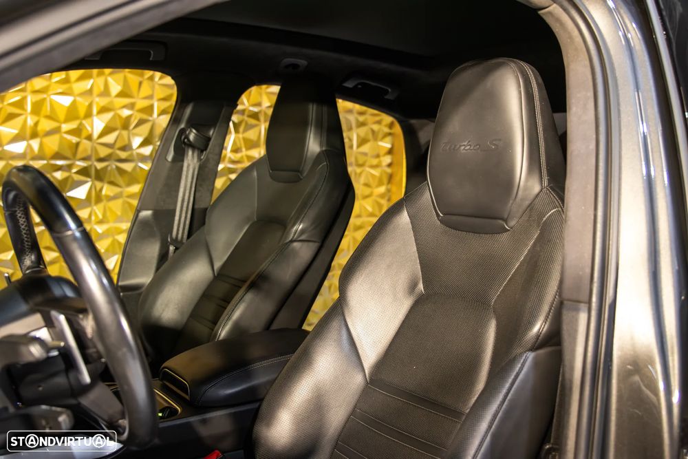 Porsche Cayenne Coupé Turbo S E-Hybrid - 25