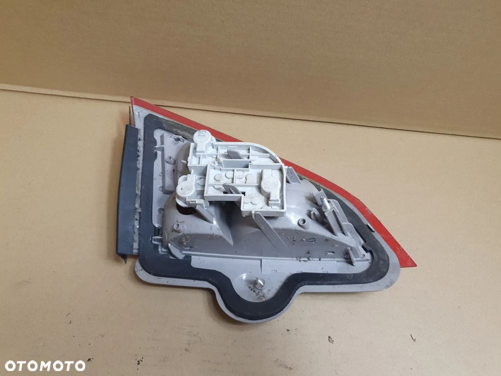 FORD MONDEO MK4 KOMBI 07-10 LAMPA PRAWY TYŁ W KLAPĘ - 5