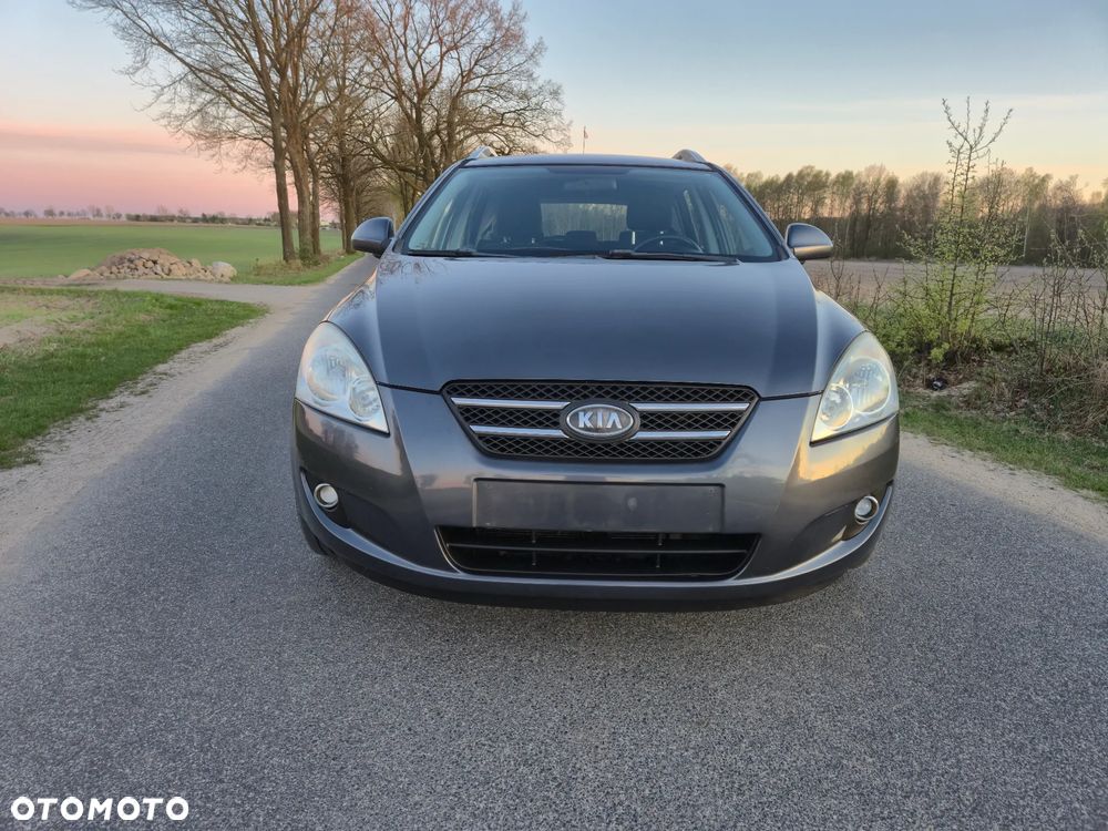 Kia Ceed - 9