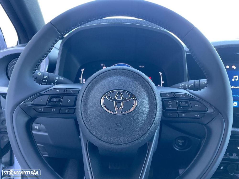 Toyota Aygo X 1.5 Hybrid Envy - 14