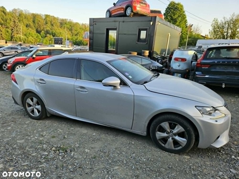 Lexus IS 300h Prestige EU6 - 7