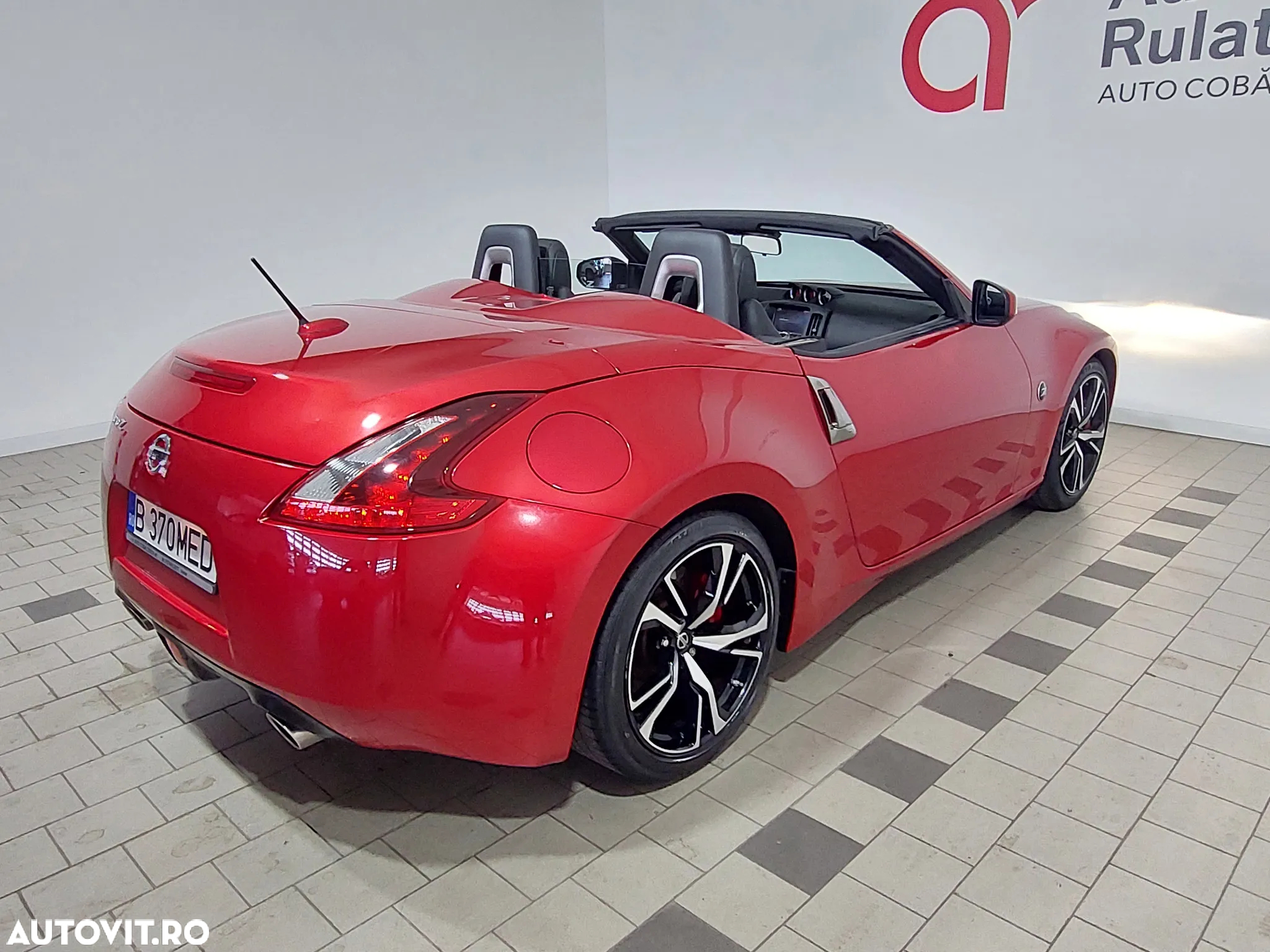 Nissan 370 Z - 7