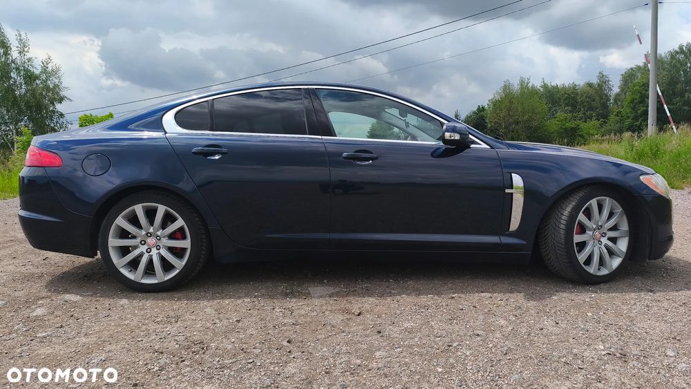 Jaguar XF - 11