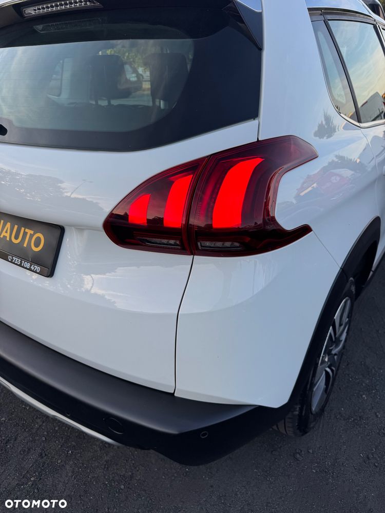 Peugeot 2008 1.2 Pure Tech GPF Allure S&S EAT6 - 10