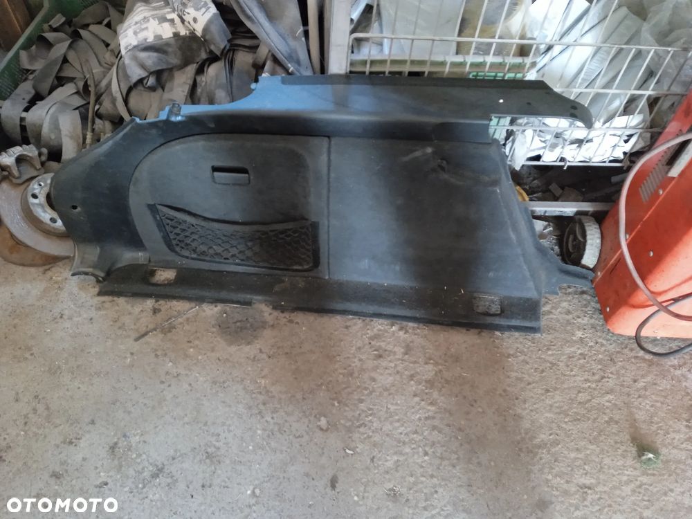 TAPICERKA BOCZEK BAGAZNIKA LEWY AUDI A4 B6 KOMBI - 1