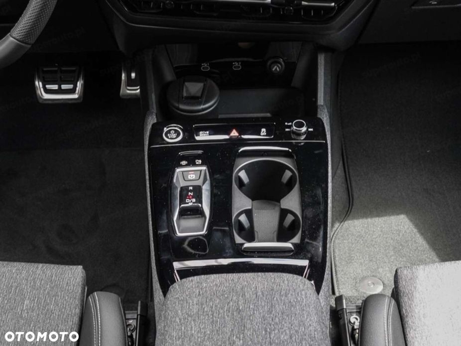 Audi Q6 e-tron - 11
