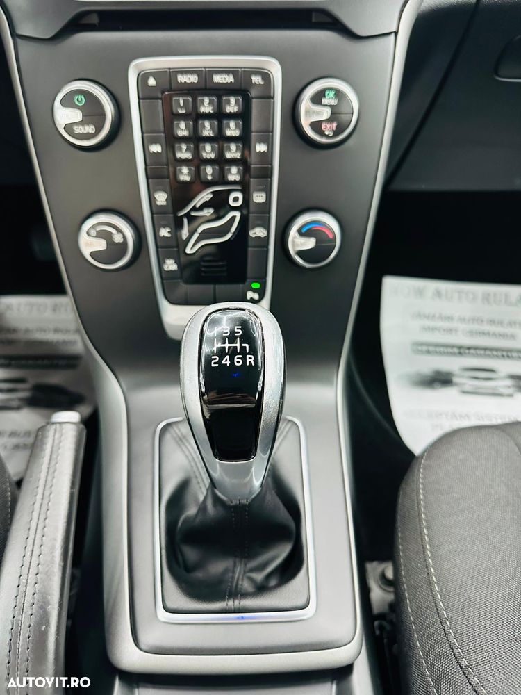 Volvo V40 D2 Kinetic - 24