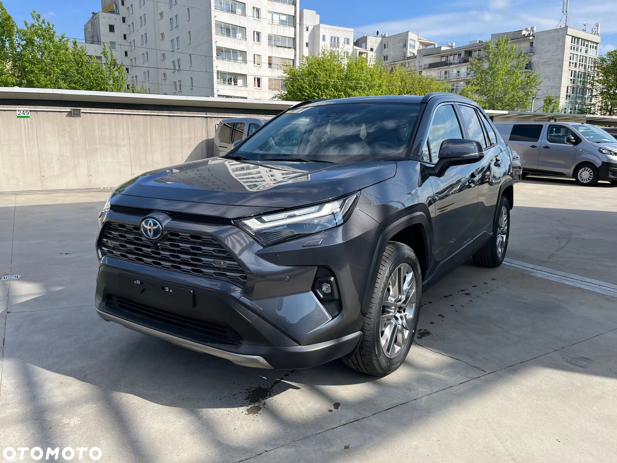 Toyota RAV4 - 1