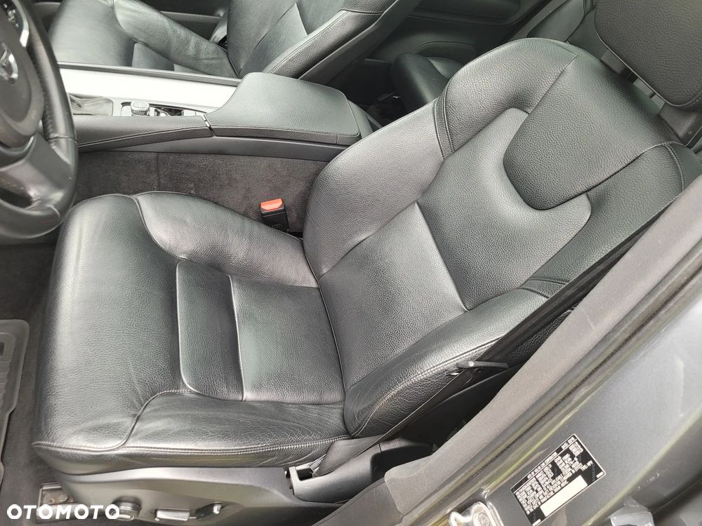 Volvo XC 90 T5 AWD Momentum - 13